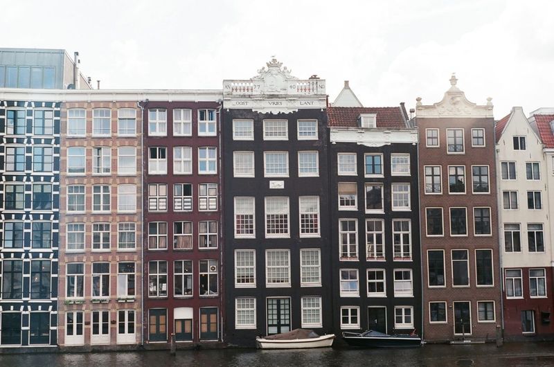 Drie keer overboden, de vierde keer raak: zo kochten we ons eerste huis